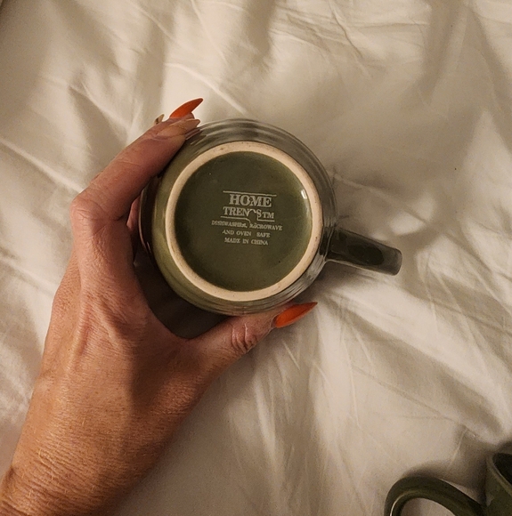 Set of 3 Green Fiesta Mugs - Picture 3 of 3